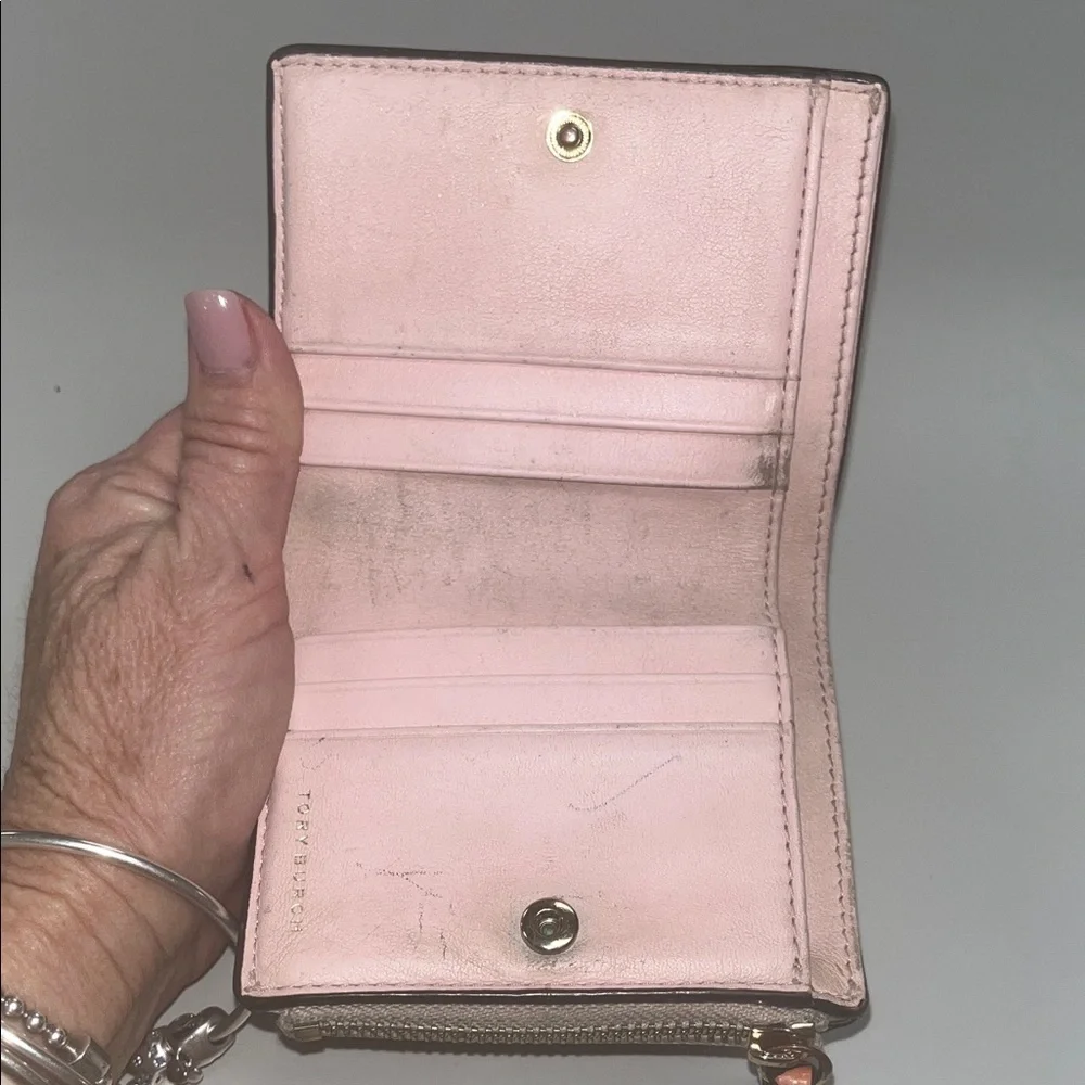 Tory Burch Floral Patterned Wallet in Cream and Peach